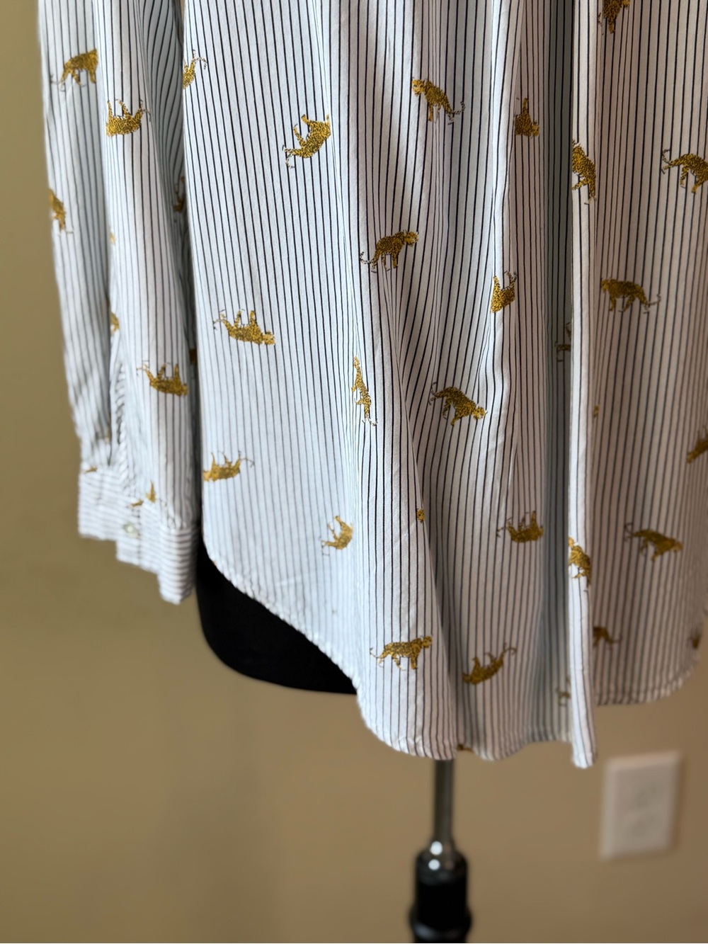 JANE + DELANCEY Striped Button-Down Shirt with Leopards Size XL White Black - Picture 9 of 15